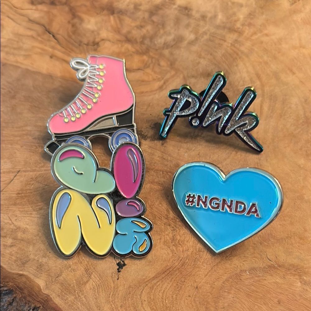 Pink Summer Carnival Tour 2023 Lapel Pin Set
